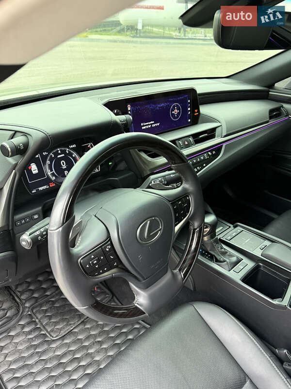 Седан Lexus ES 2021 в Дніпрі