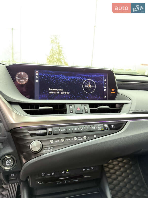 Седан Lexus ES 2021 в Дніпрі