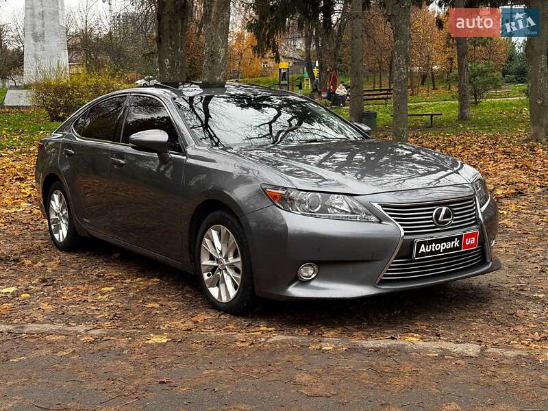 Седан Lexus ES 2014 в Киеве
