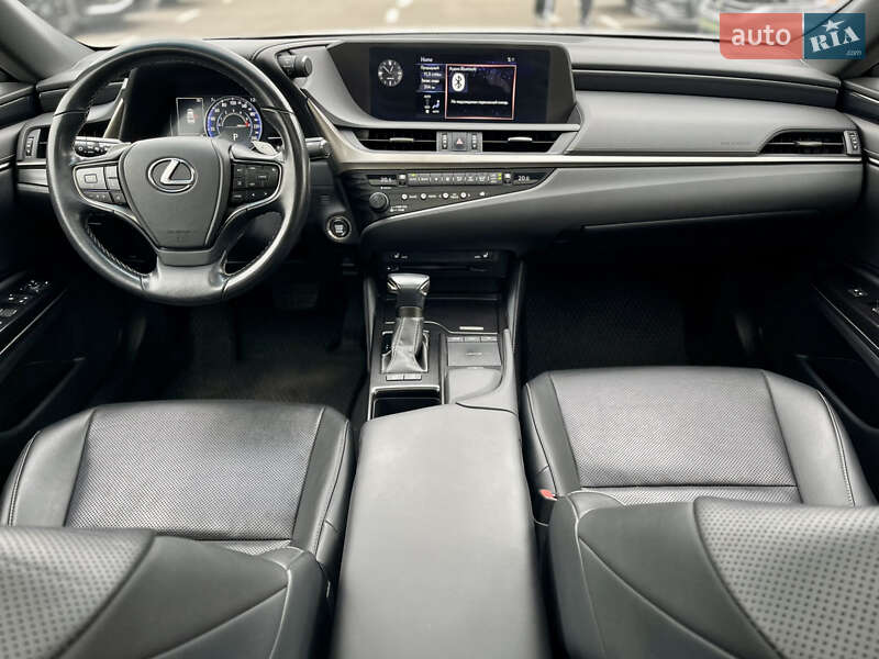 Седан Lexus ES 2020 в Киеве