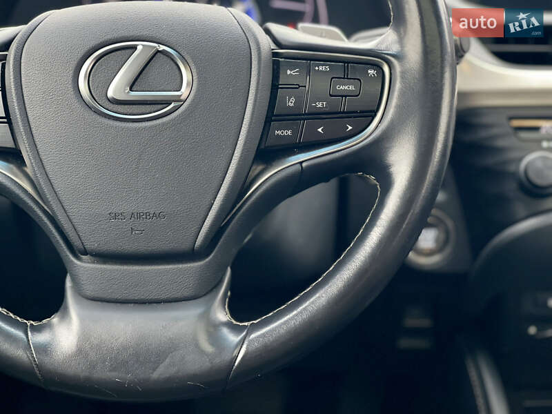 Седан Lexus ES 2020 в Киеве
