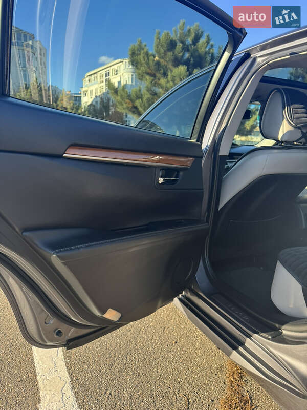 Седан Lexus ES 2014 в Добровеличковке