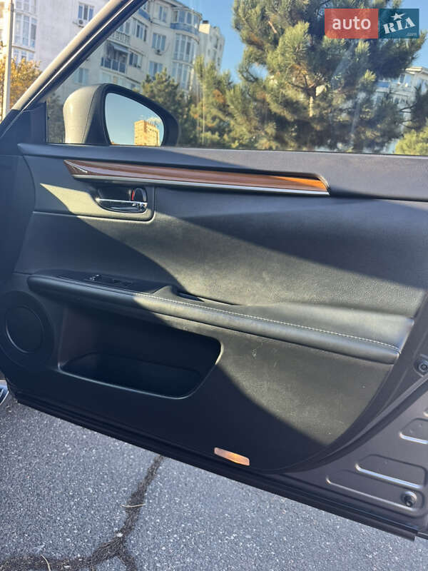 Седан Lexus ES 2014 в Добровеличковке