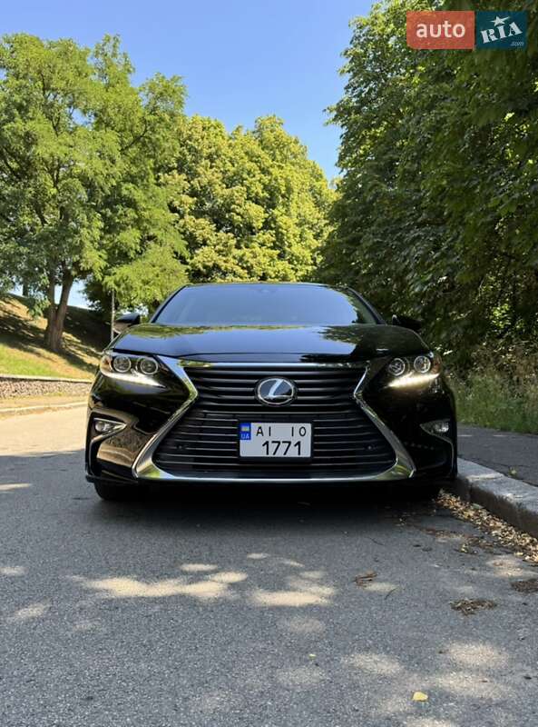 Седан Lexus ES 2016 в Виннице