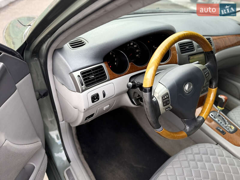 Седан Lexus ES 2004 в Тернополі