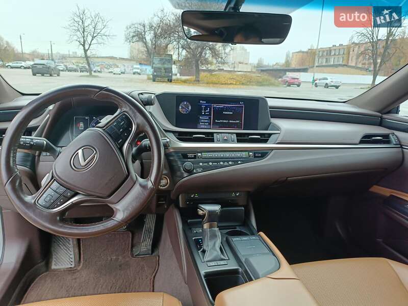 Седан Lexus ES 2018 в Києві