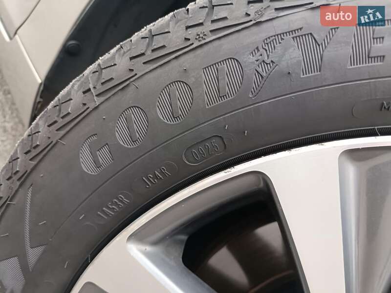 Седан Lexus ES 2018 в Києві