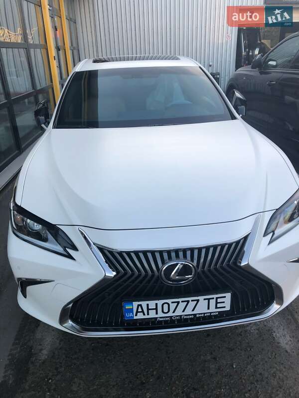 Седан Lexus ES 2019 в Києві