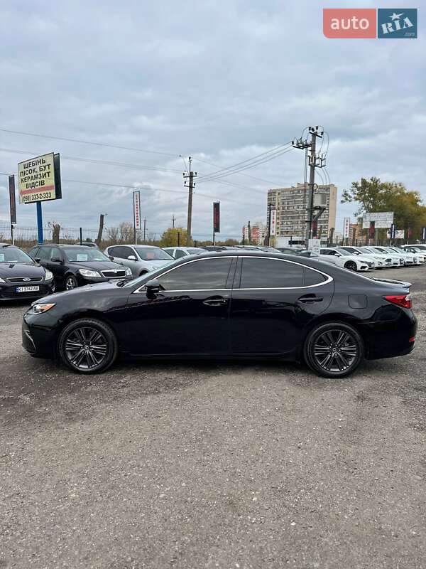 Седан Lexus ES 2015 в Белогородке