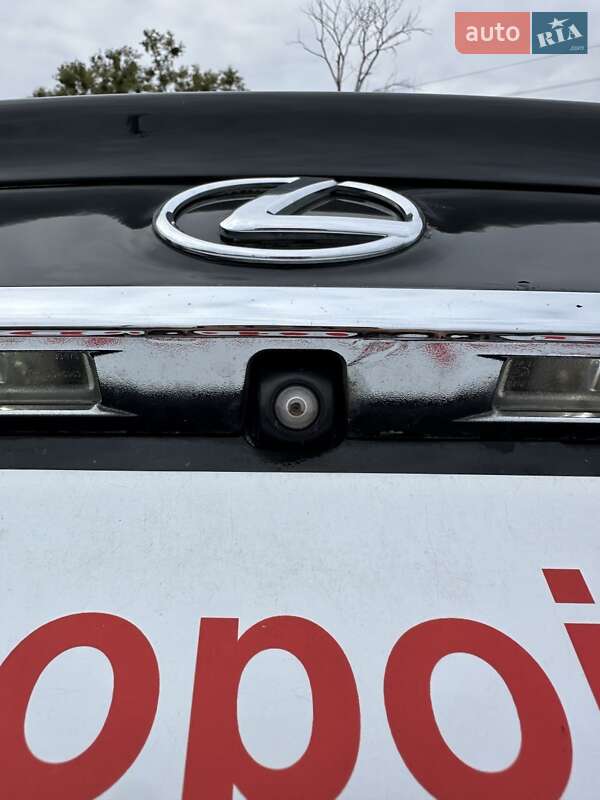 Седан Lexus ES 2015 в Белогородке