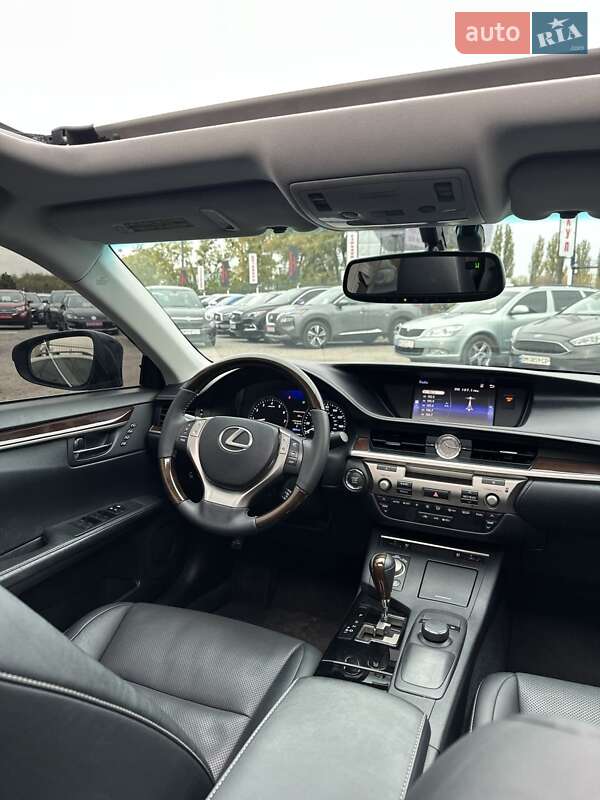 Седан Lexus ES 2015 в Белогородке