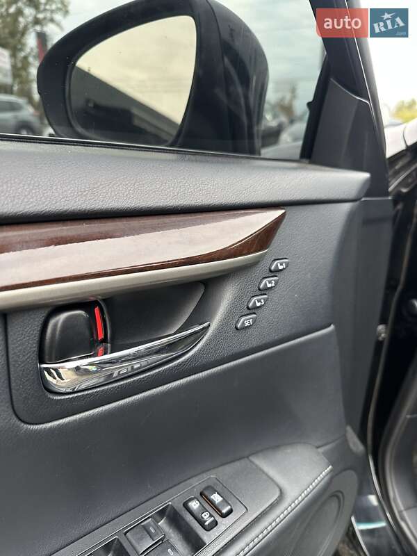 Седан Lexus ES 2015 в Белогородке