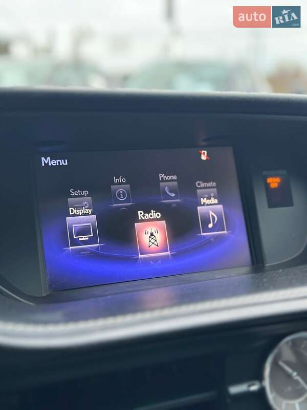 Седан Lexus ES 2015 в Белогородке