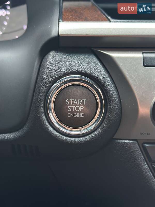 Седан Lexus ES 2015 в Белогородке