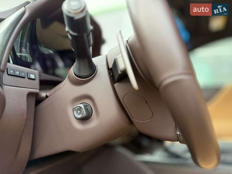 Седан Lexus ES 2020 в Киеве