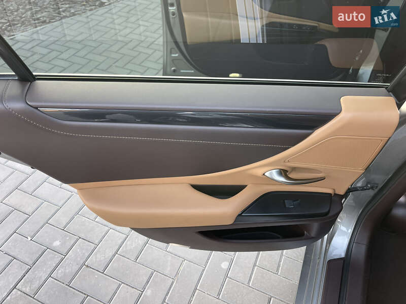 Седан Lexus ES 2019 в Каменском