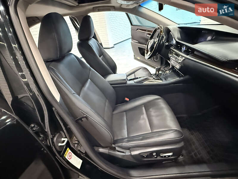 Седан Lexus ES 2016 в Одесі