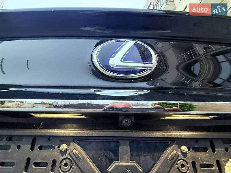 Седан Lexus ES 2016 в Одесі