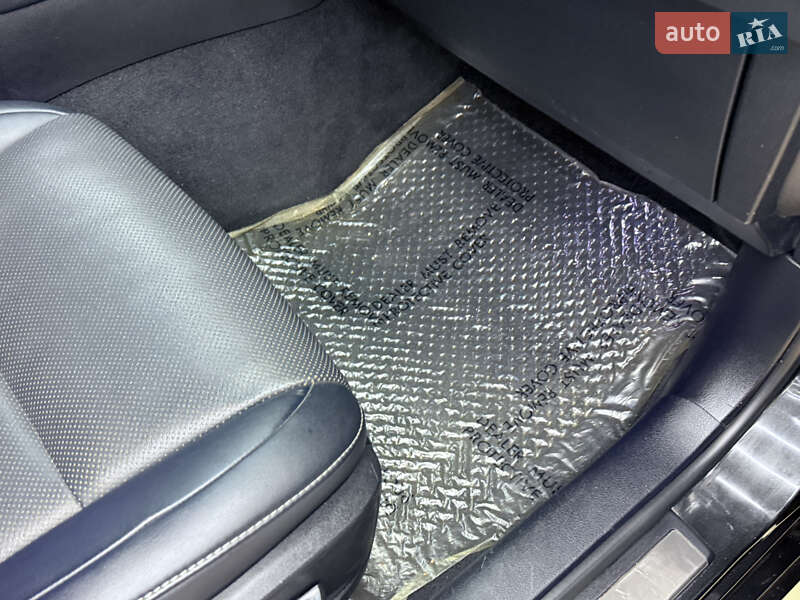 Седан Lexus ES 2016 в Одесі