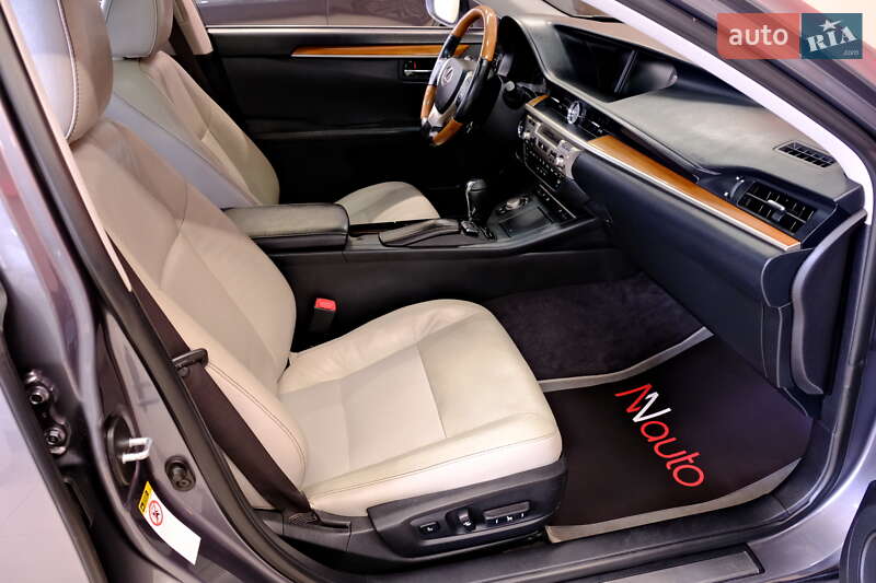 Седан Lexus ES 2014 в Одессе