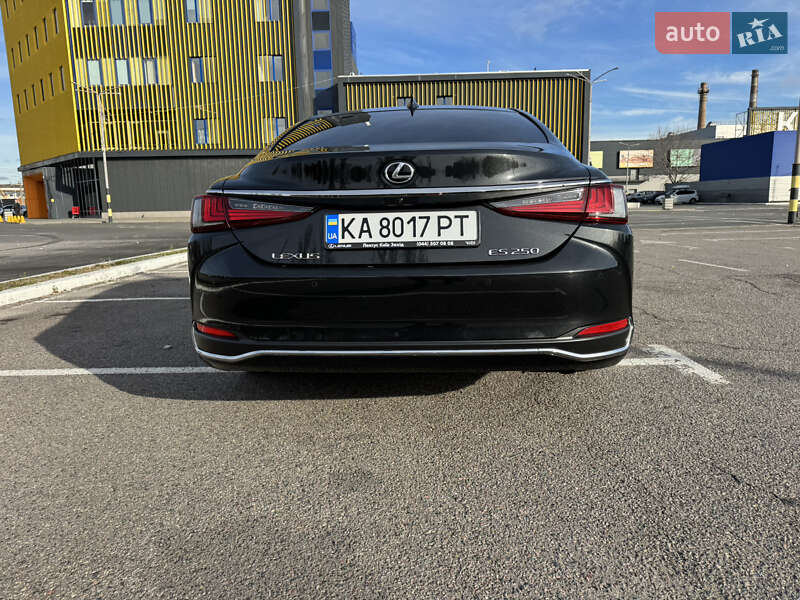 Седан Lexus ES 2021 в Киеве