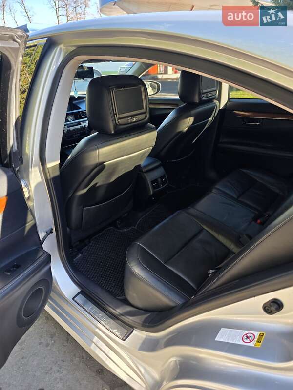 Седан Lexus ES 2014 в Бердичеве