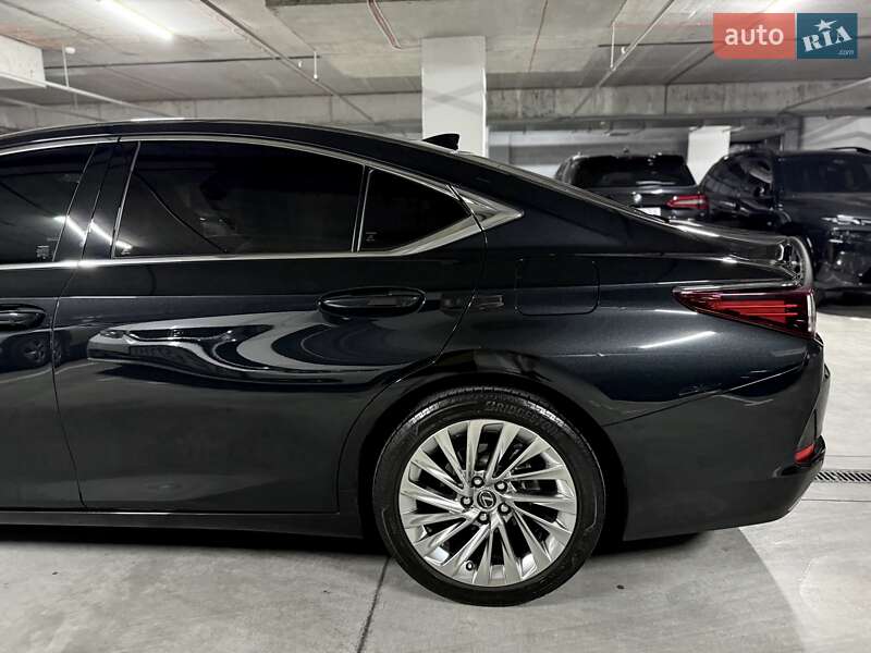 Седан Lexus ES 2022 в Днепре