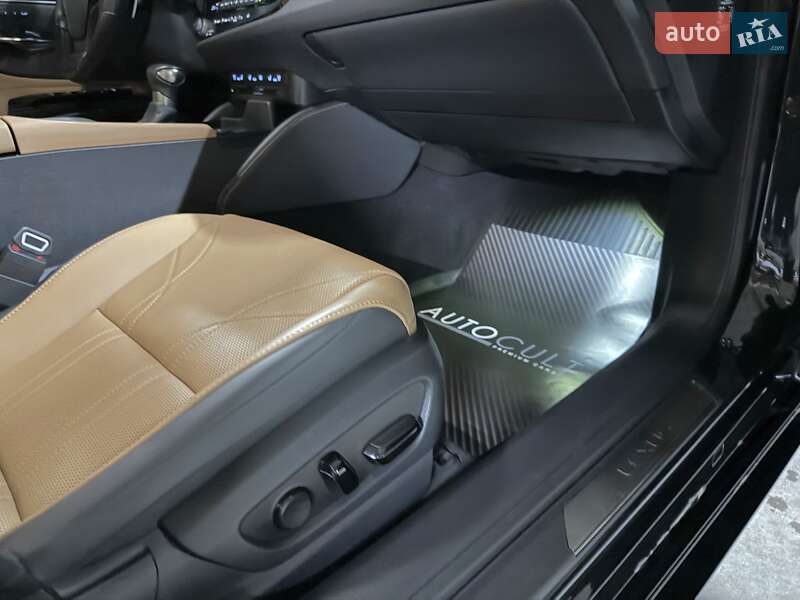 Седан Lexus ES 2022 в Днепре