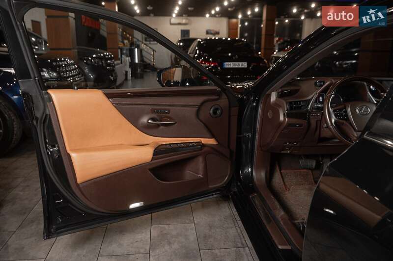 Седан Lexus ES 2019 в Одессе
