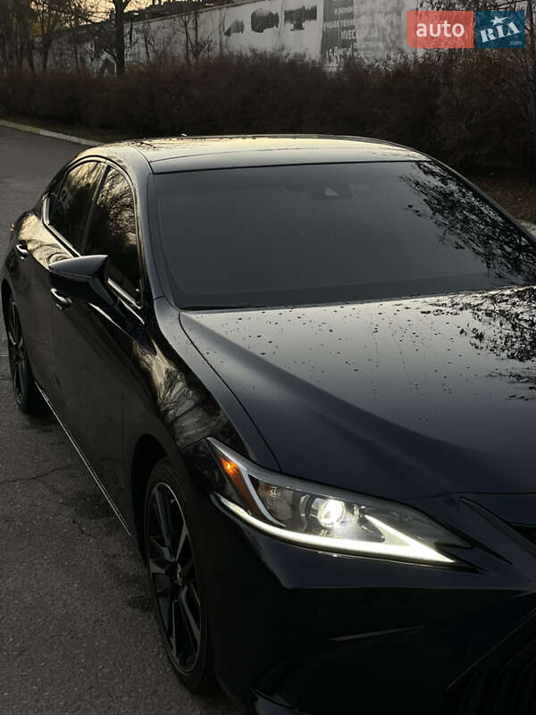 Седан Lexus ES 2021 в Днепре
