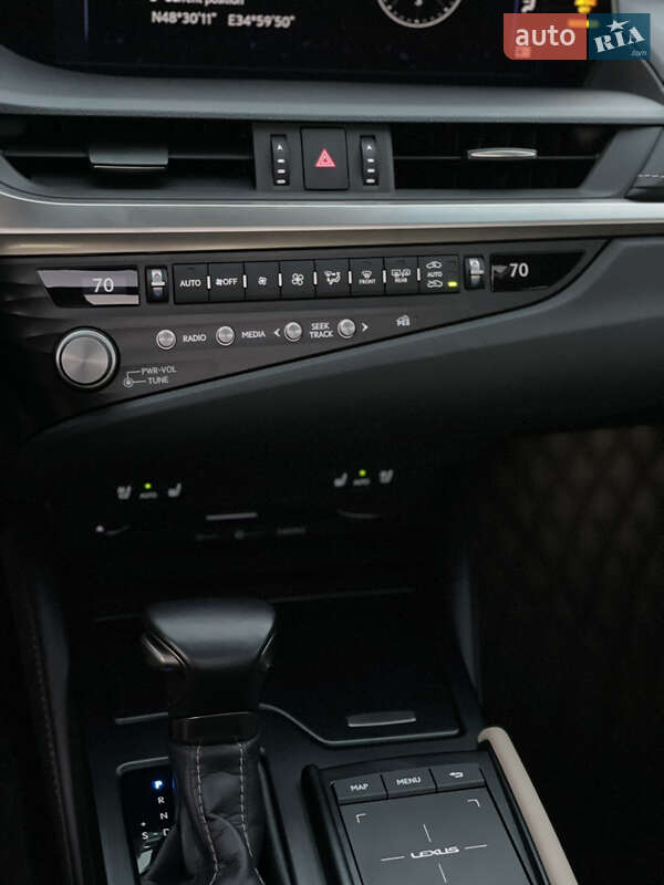 Седан Lexus ES 2021 в Днепре