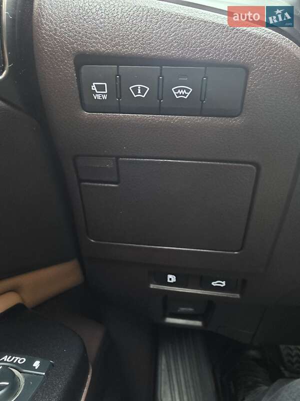 Седан Lexus ES 2018 в Рівному