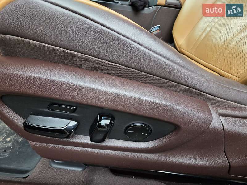 Седан Lexus ES 2018 в Рівному