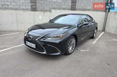Седан Lexus ES 2018 в Рівному