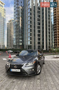 Седан Lexus ES 2013 в Киеве