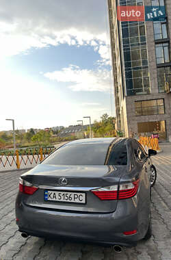 Седан Lexus ES 2013 в Киеве