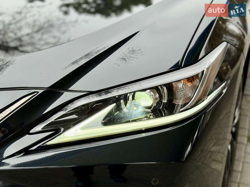 Седан Lexus ES 2023 в Днепре