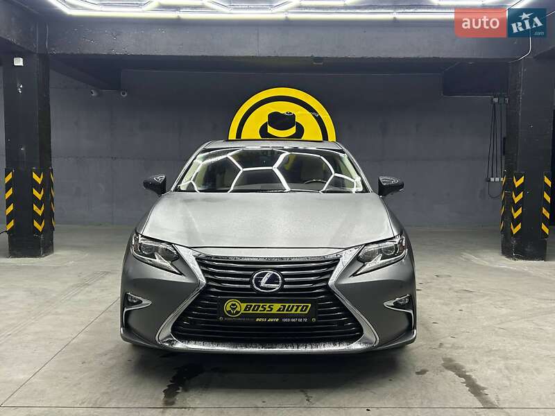 Седан Lexus ES 2015 в Чернівцях фото 2 Седан Lexus ES 2015 в Чернівцях
