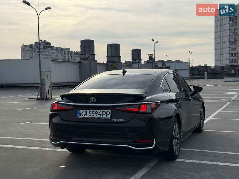 Седан Lexus ES 2022 в Киеве