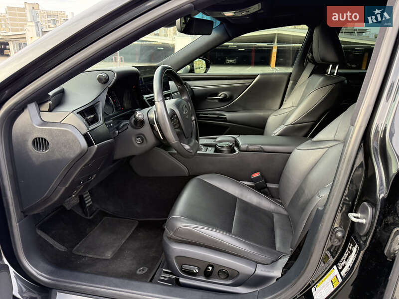 Седан Lexus ES 2022 в Киеве