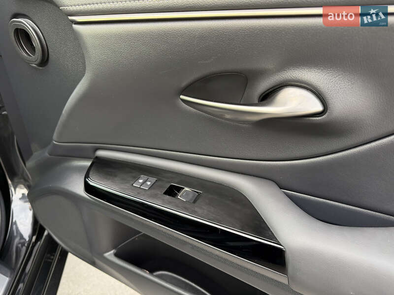 Седан Lexus ES 2022 в Киеве