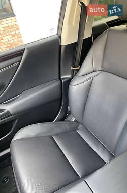 Седан Lexus ES 2019 в Киеве