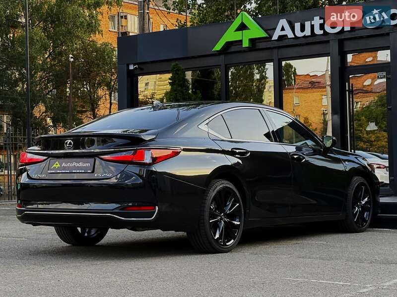 Седан Lexus ES 2023 в Києві