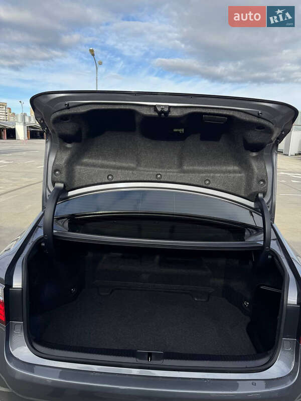 Седан Lexus ES 2014 в Киеве