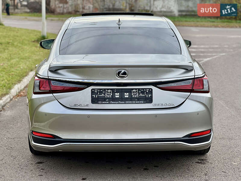 Седан Lexus ES 2024 в Ровно