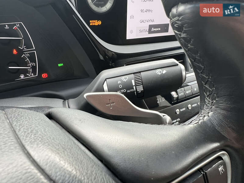 Седан Lexus ES 2024 в Ровно