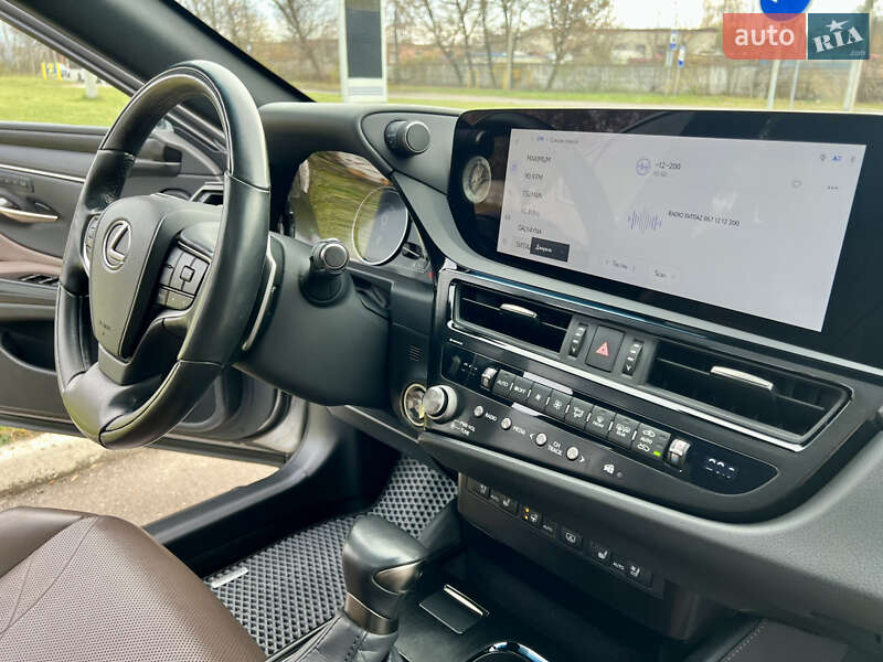 Седан Lexus ES 2024 в Ровно