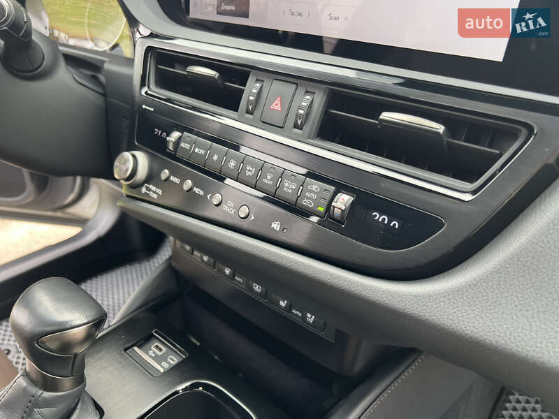 Седан Lexus ES 2024 в Ровно