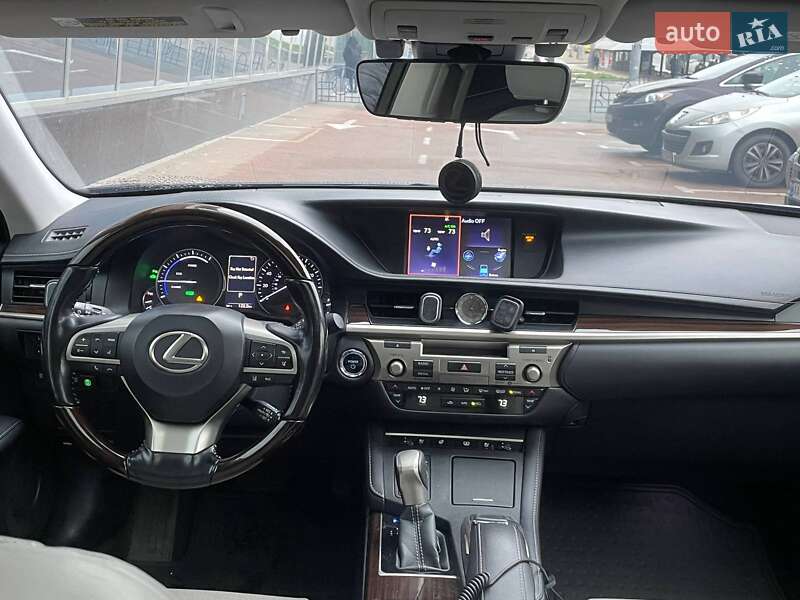 Седан Lexus ES 2016 в Киеве фото 17 Седан Lexus ES 2016 в Киеве