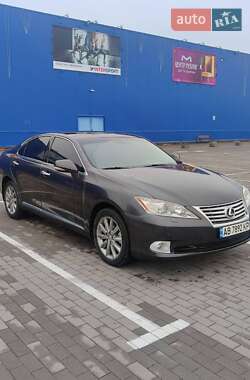 Седан Lexus ES 2011 в Виннице